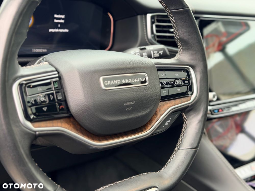 Jeep Grand Wagoneer - 39