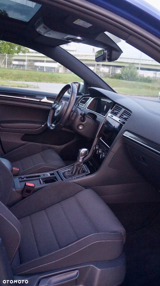 Volkswagen Golf - 12