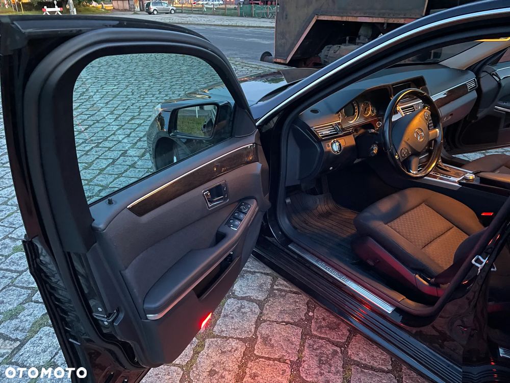 Mercedes-Benz Klasa E 220 CDI DPF BlueEFFICIENCY Automatik Elegance - 11