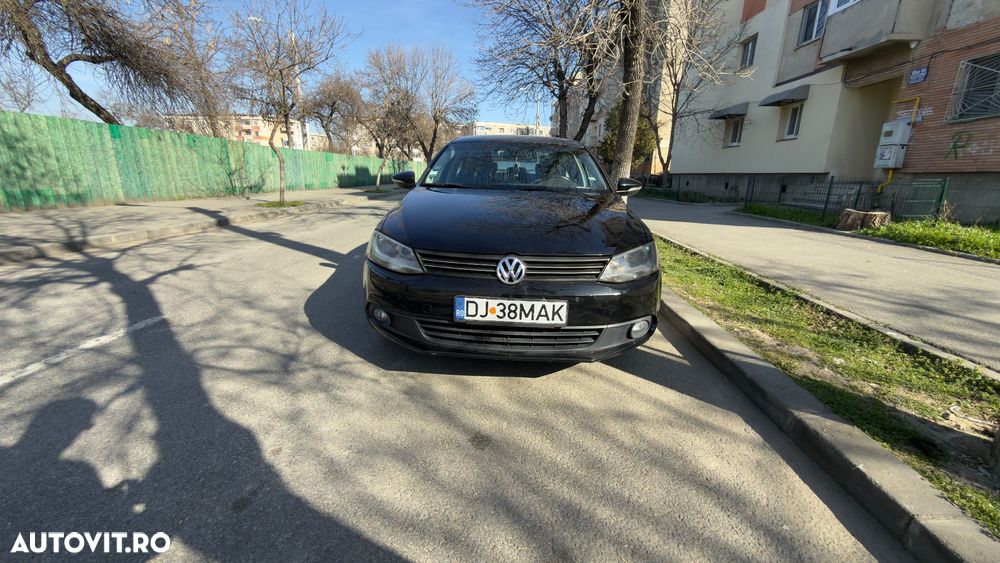 Volkswagen Jetta 1.6 TDI Blue Motion Technology Comfortline - 1