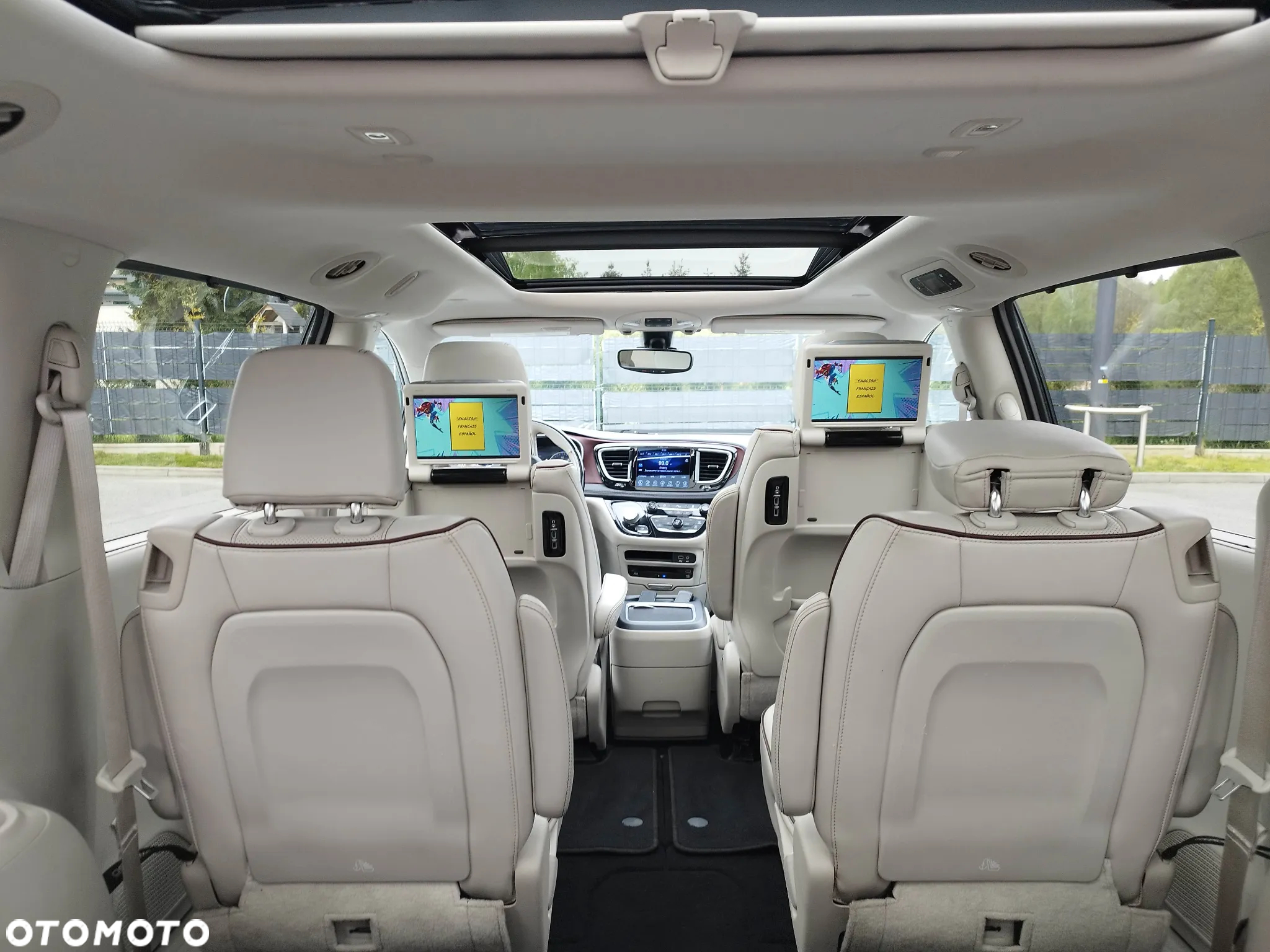 Chrysler Pacifica - 9