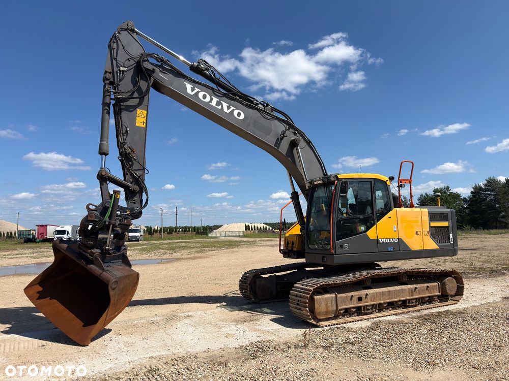 Volvo EC 220 EL - 1