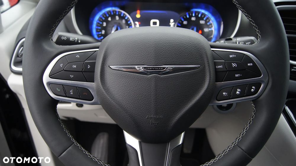 Chrysler Pacifica - 29