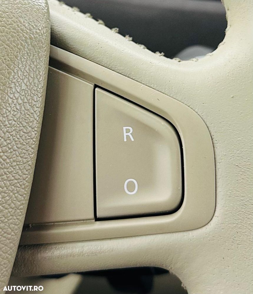 Renault Scenic 1.9 dCi FAP Dynamique - 25