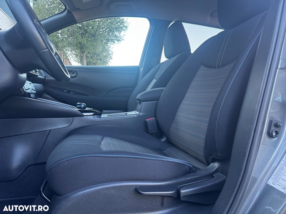 Nissan LEAF 62 kWh e+ N-Connecta - 18