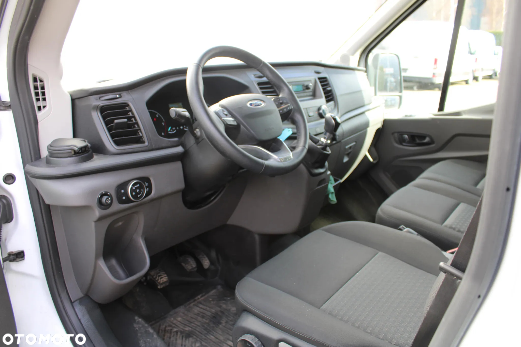 Ford Transit Trend - 12