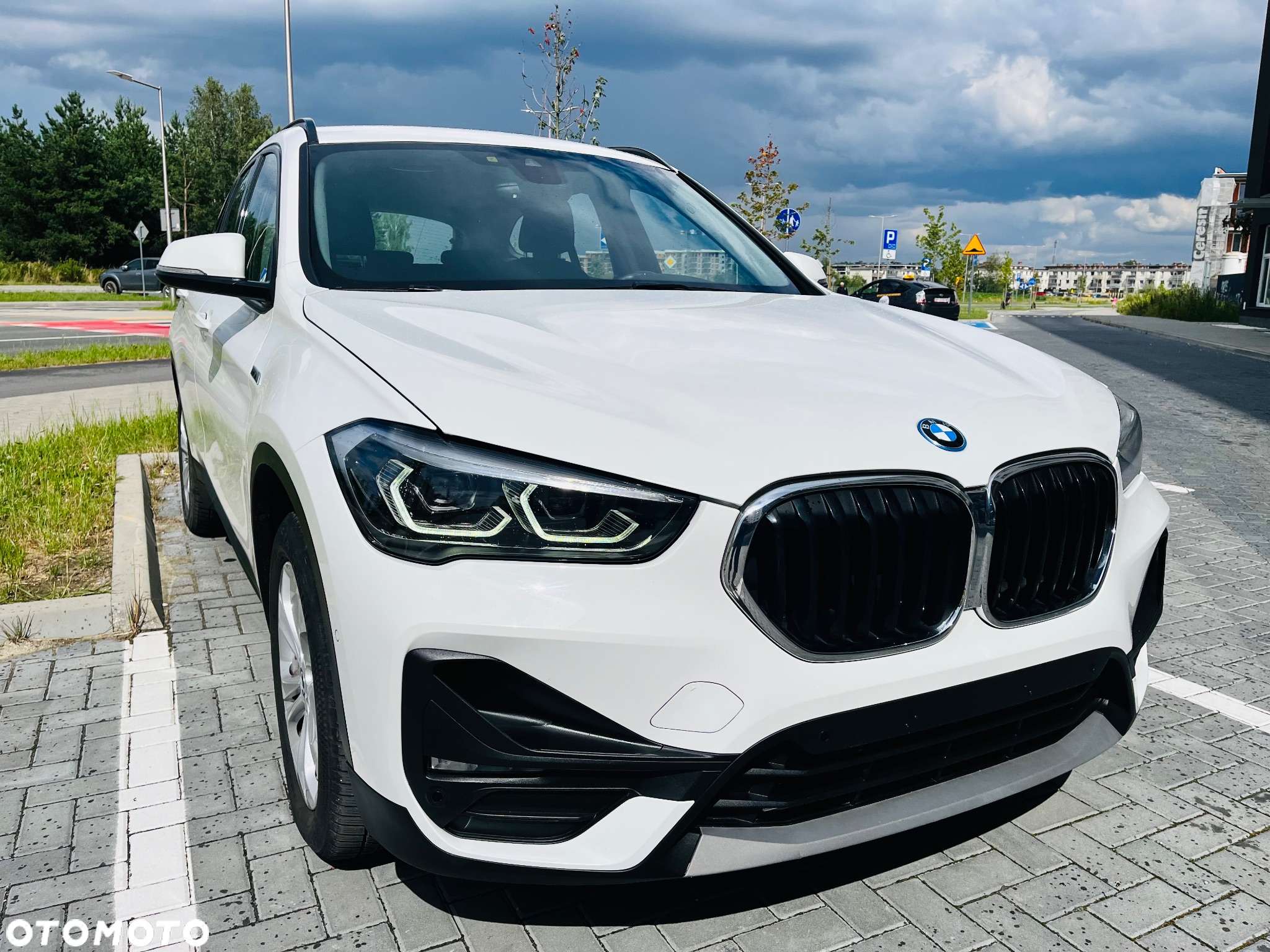 BMW X1 xDrive25e Sport Line - 2