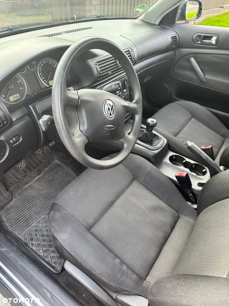 Volkswagen Passat 1.6 Comfortline - 9