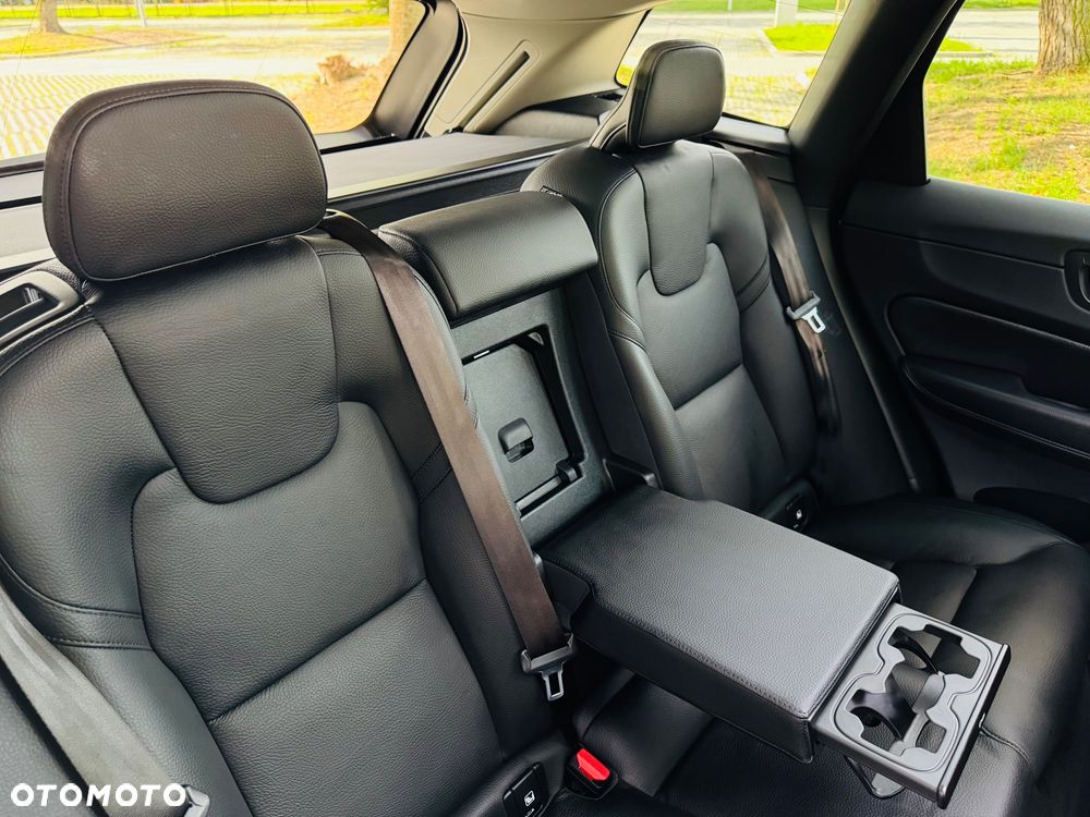 Volvo XC 60 B4 D AWD Inscription - 34