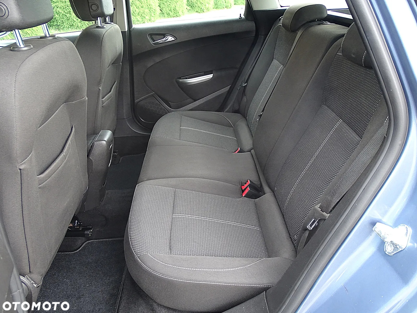Opel Astra IV 1.4 T Cosmo - 8