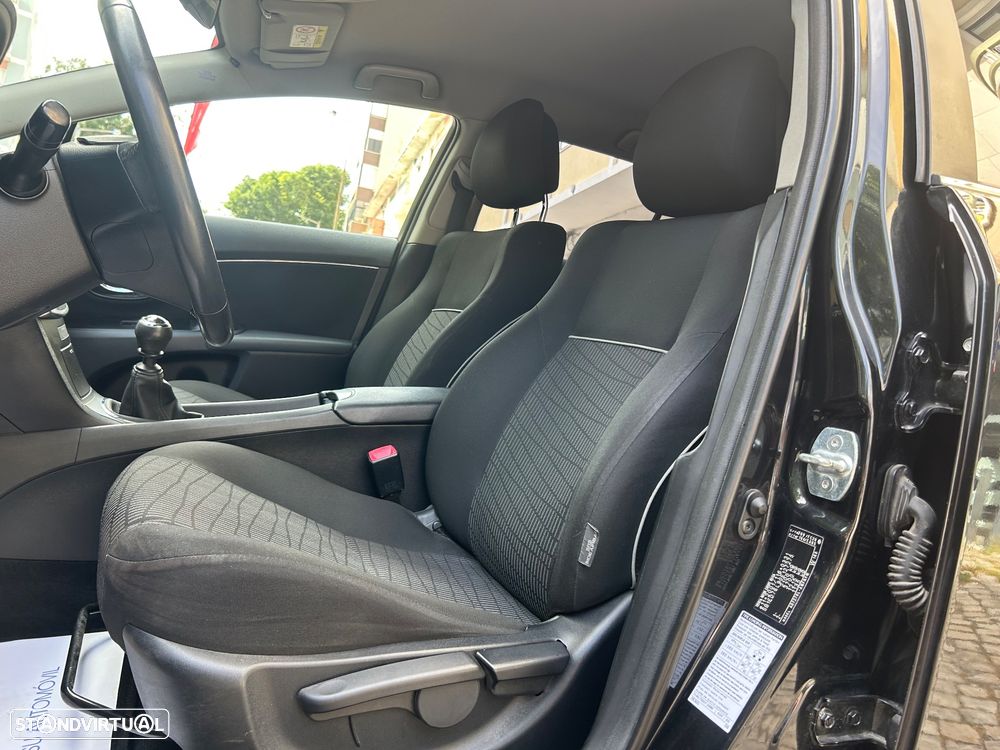 Toyota Avensis SW 2.0 D-4D Exclusive - 10