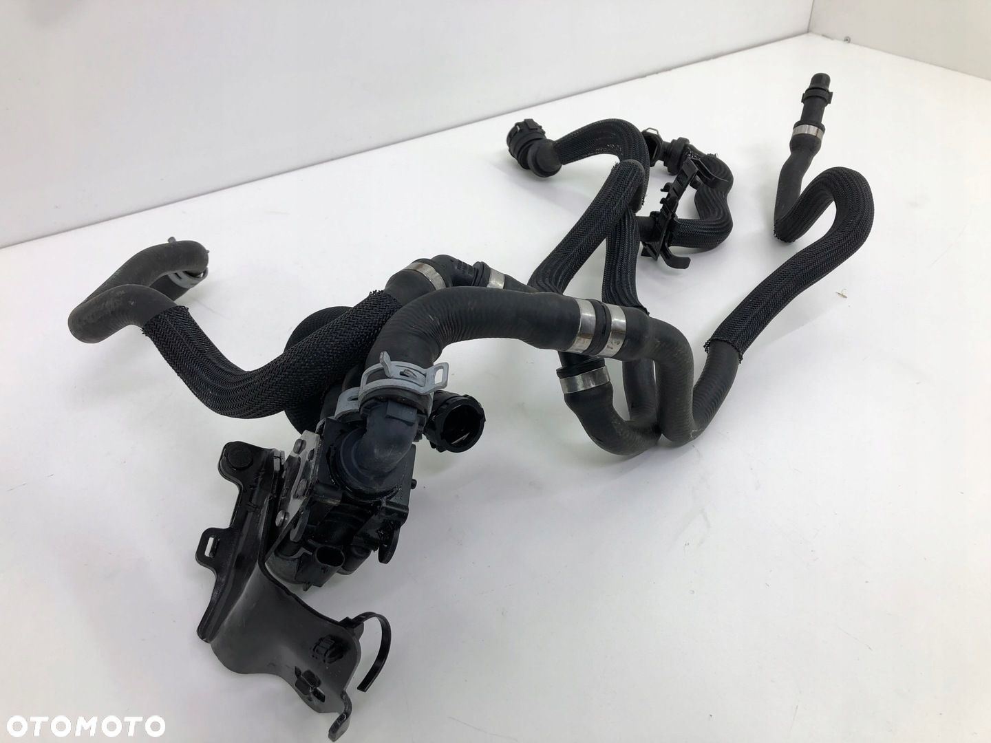 BMW 2 U06 X1 U11 ELEKTROZAWÓR RURY WODY KOMPLET 8841815 5A1C977 - 1
