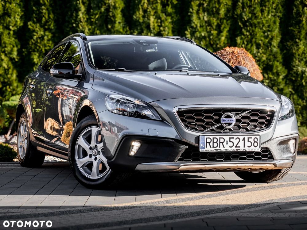 Volvo V40 Cross Country D2 Momentum - 1