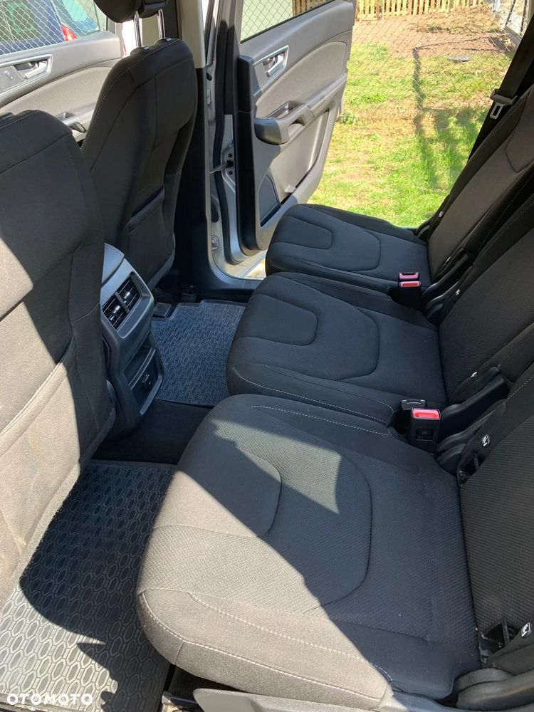 Ford S-Max - 17