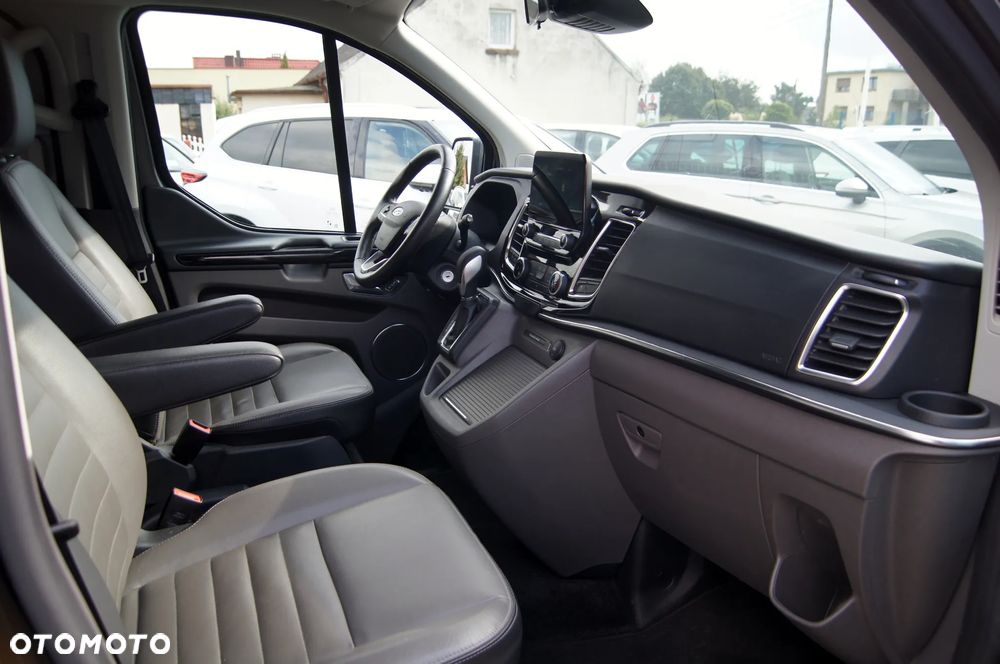 Ford Tourneo Custom 320 L2H1 VA Autm Titanium X - 17