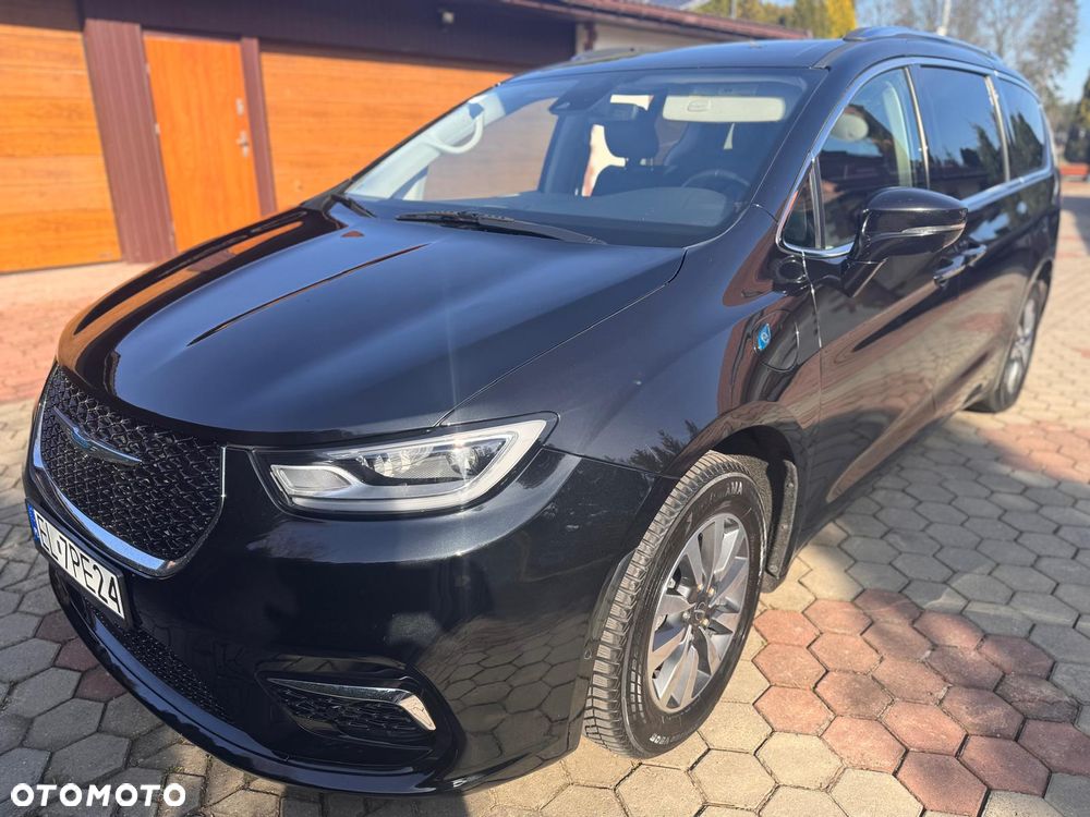 Chrysler Pacifica - 25