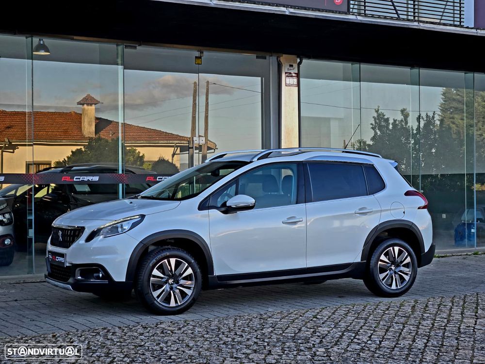 Peugeot 2008 1.2 PureTech Allure - 17