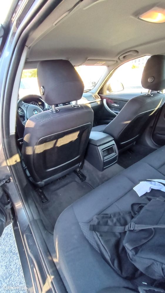 BMW 318 d Touring - 15