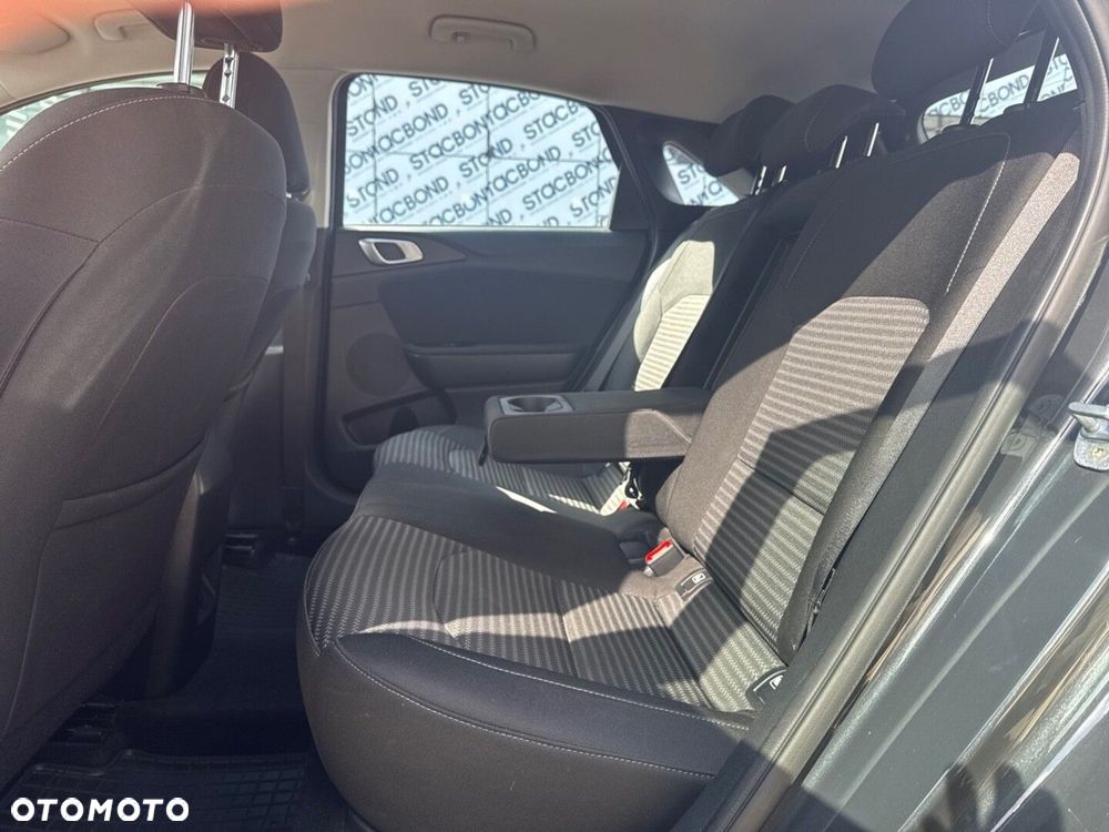 Kia Ceed 1.5 T-GDI M - 10