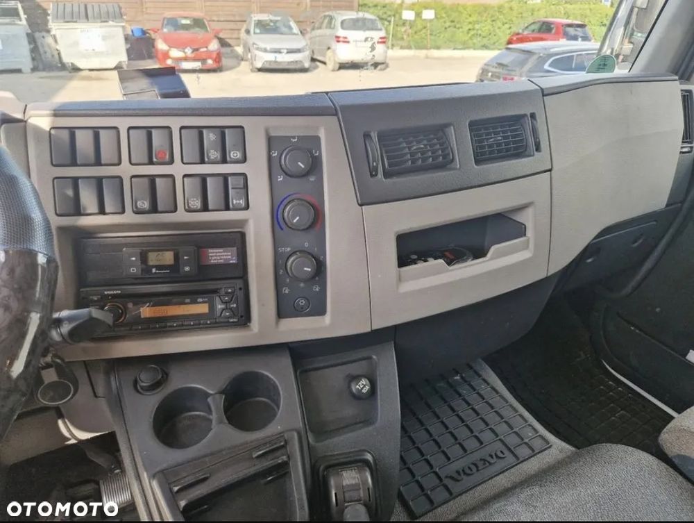 Volvo FL 250 - 12