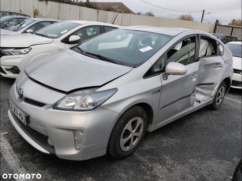 Toyota Prius 1.8 HSD Premium - 3