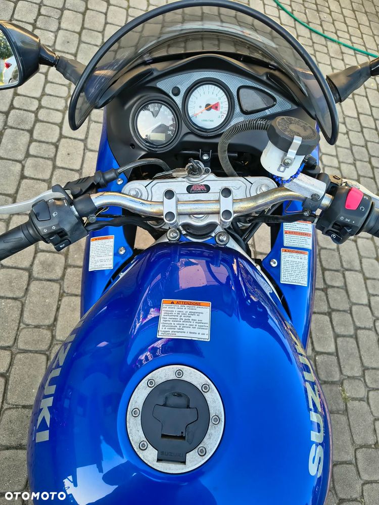 Suzuki SV - 8