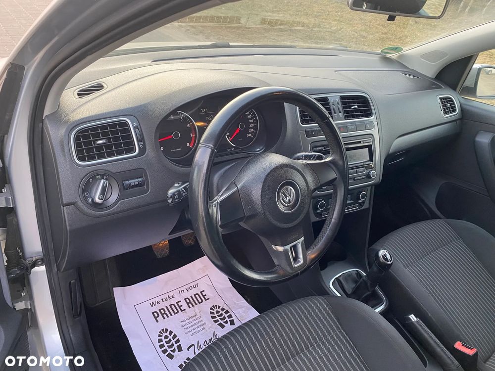 Volkswagen Polo 1.4 16V Highline - 18