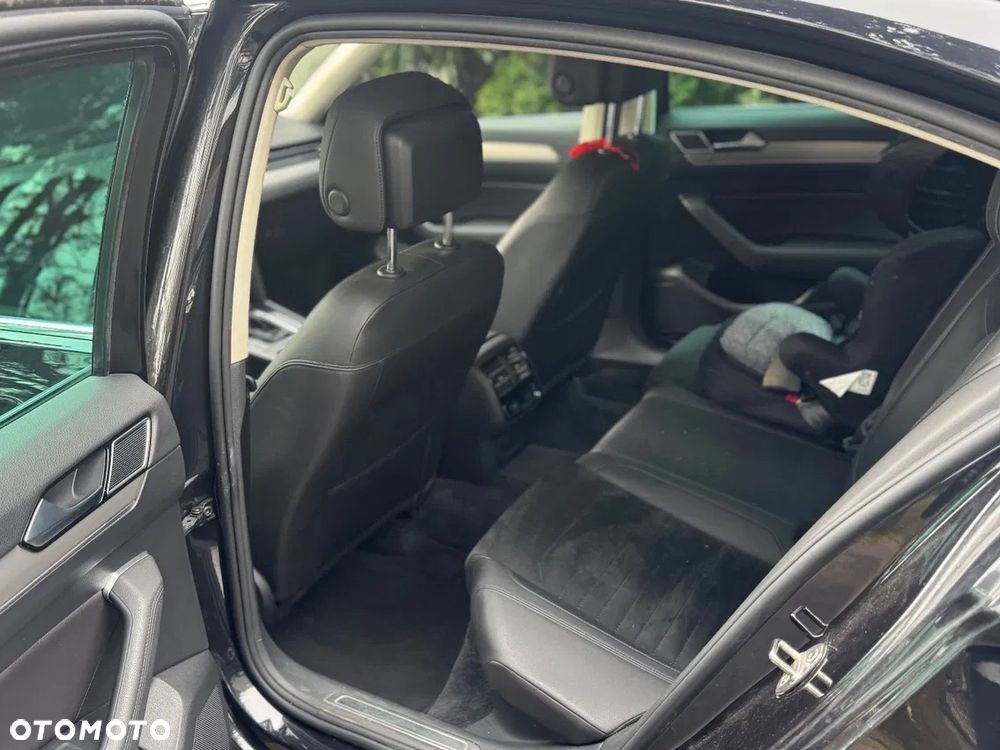 Volkswagen Passat - 21