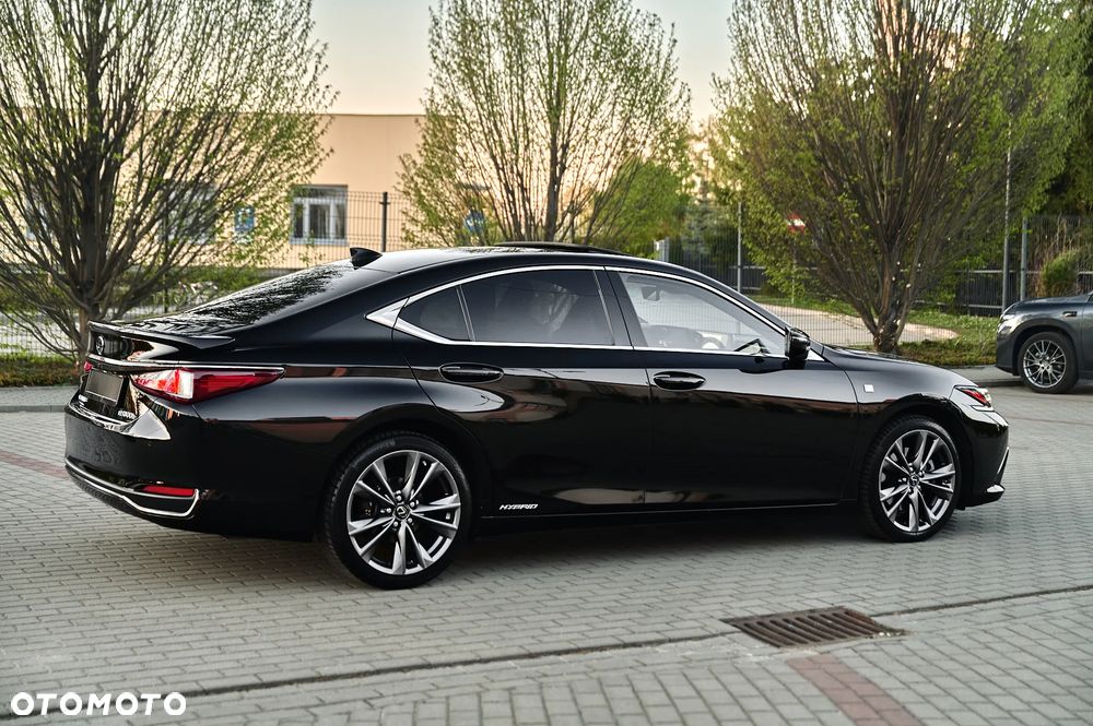 Lexus ES 300h F Sport - 13