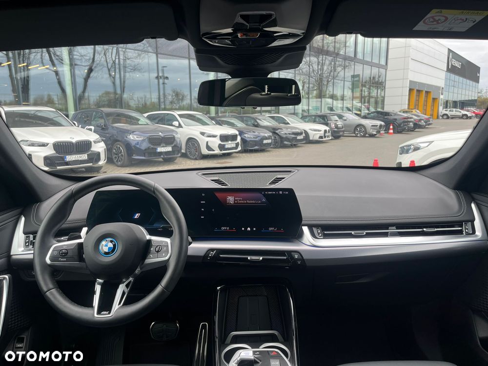 BMW iX1 xDrive30 - 18