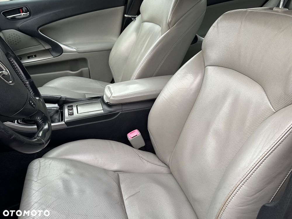 Lexus IS 220 D Comfort - 12