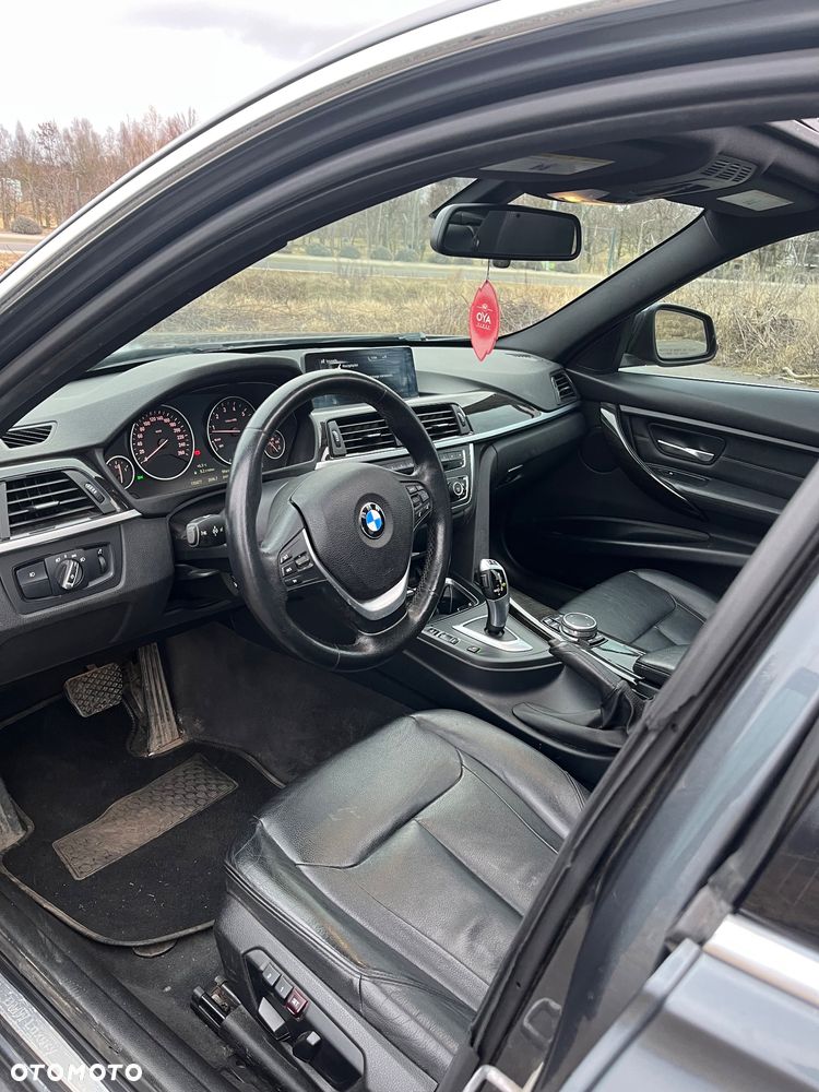 BMW Seria 3 328i xDrive Luxury Line - 9
