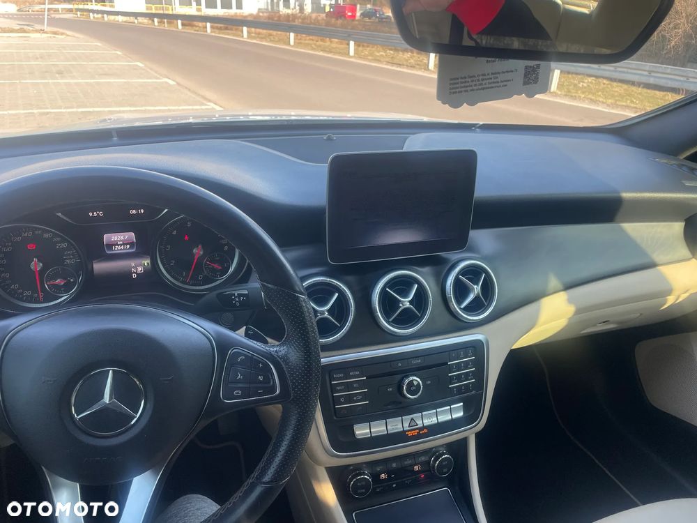 Mercedes-Benz CLA 250 7G-DCT Peak Edition - 17