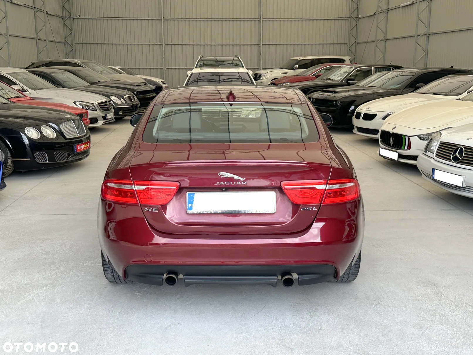 Jaguar XE 2.0 T Prestige - 12
