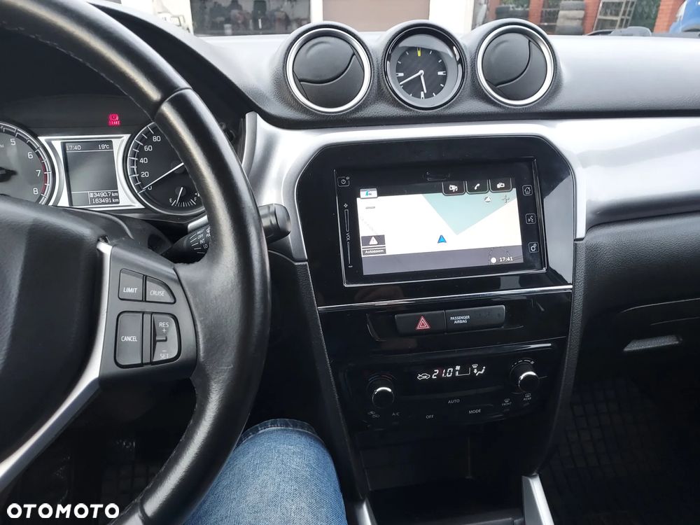 Suzuki Vitara 1.6 XLED 2WD - 25