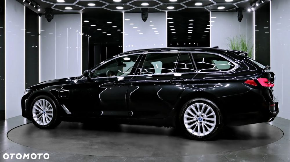 BMW Seria 5 530e xDrive PHEV - 5