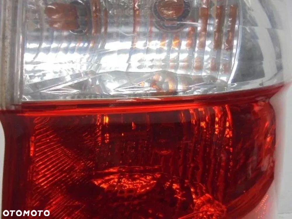 HONDA FR-V LAMPA TYŁ PRAWA - 2