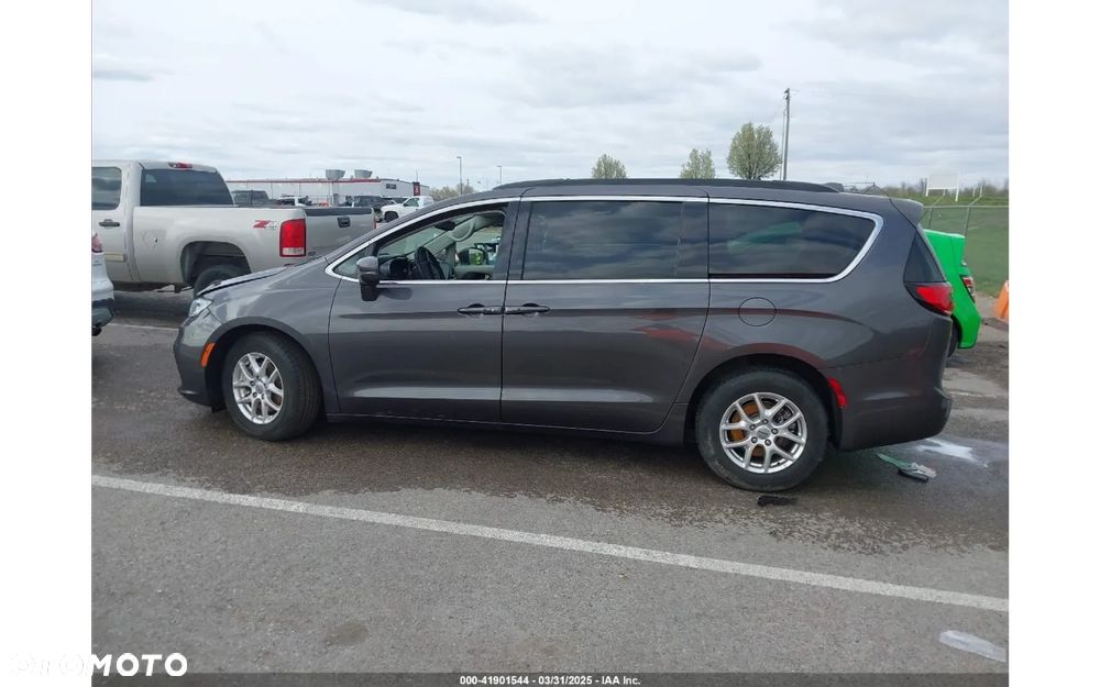 Chrysler Pacifica - 6