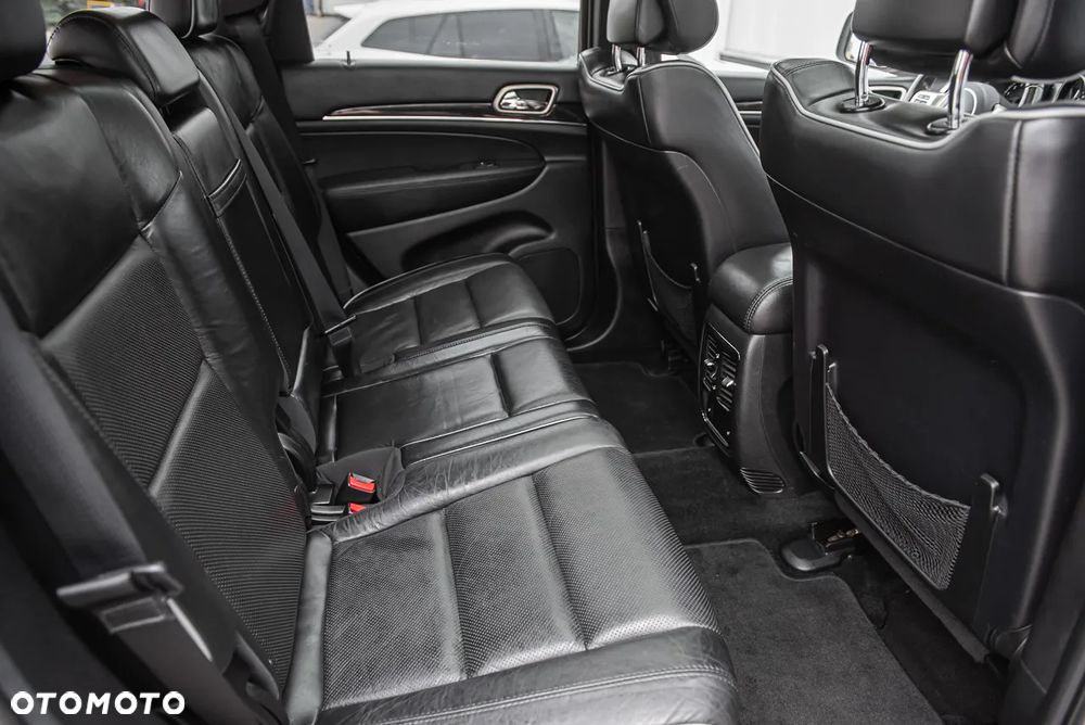 Jeep Grand Cherokee - 31