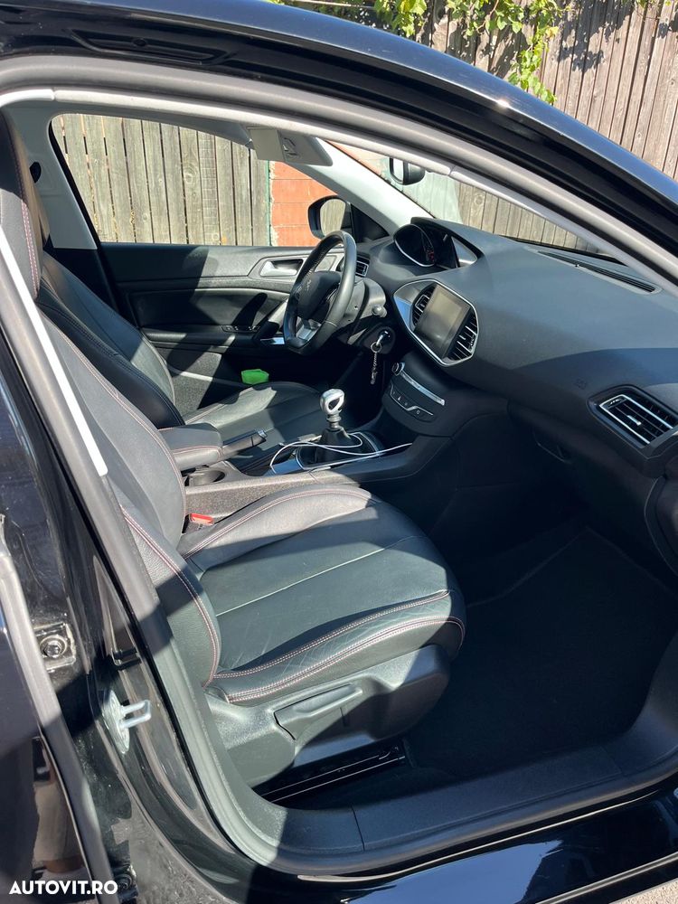 Peugeot 308 1.2 L PureTech Turbo S&S Active - 10