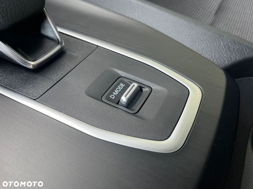Nissan Qashqai 1.3 DIG-T mHEV N-Connecta Xtronic - 27