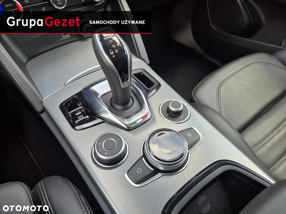 Alfa Romeo Stelvio - 17
