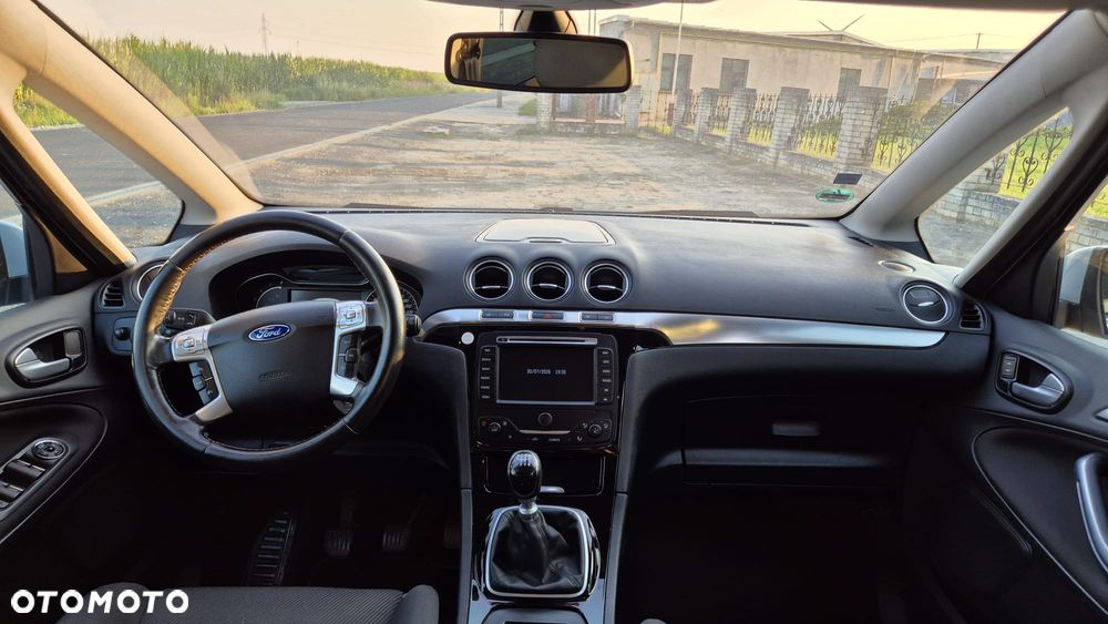 Ford S-Max - 8