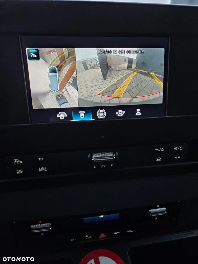 Mercedes-Benz Sprinter - 14