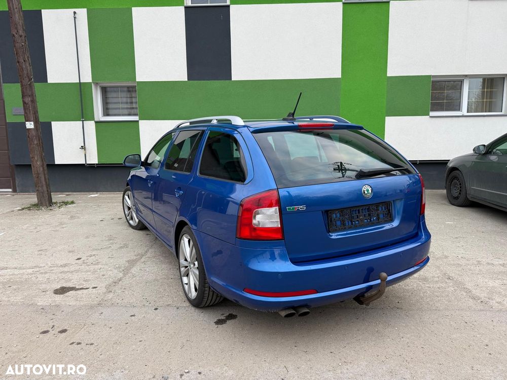 Skoda Octavia 2.0 TDI CR DPF DSG RS - 3