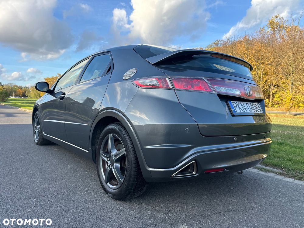 Honda Civic 1.8i-VTEC Automatik Executive - 4