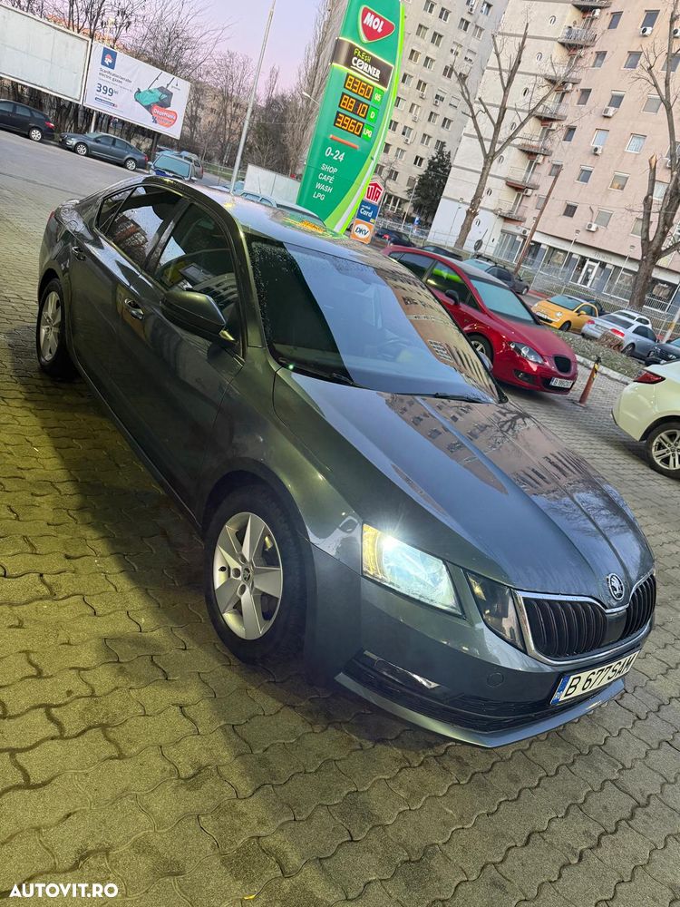 Skoda Octavia 1.6 TDI DSG Style - 1