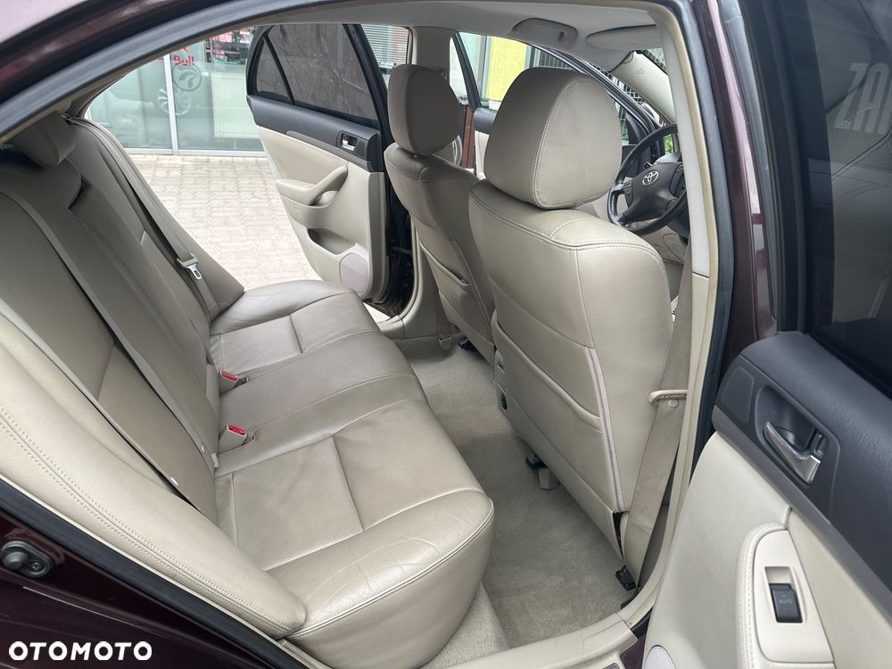 Toyota Avensis 2.2 D-4D Sol plus Premium - 8