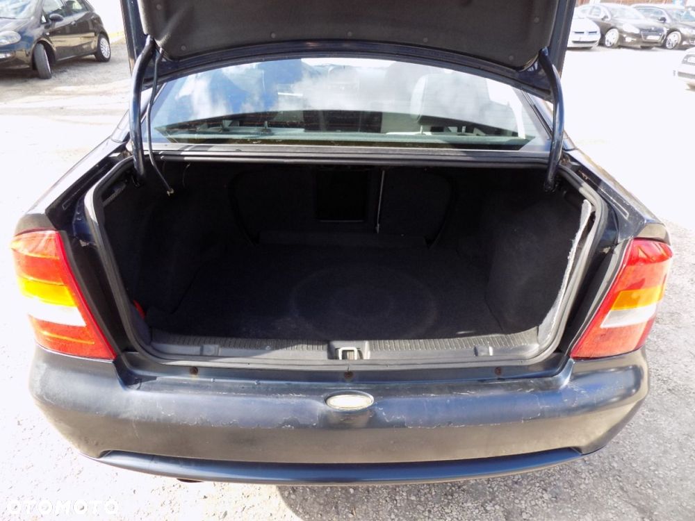 Opel Astra 1.8 Bertone - 9