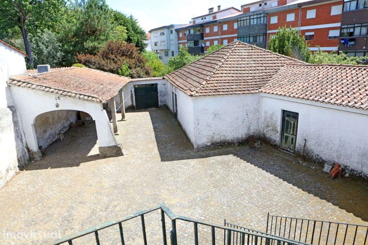 Moradia secular no centro de Tábua - Grande imagem: 2/37